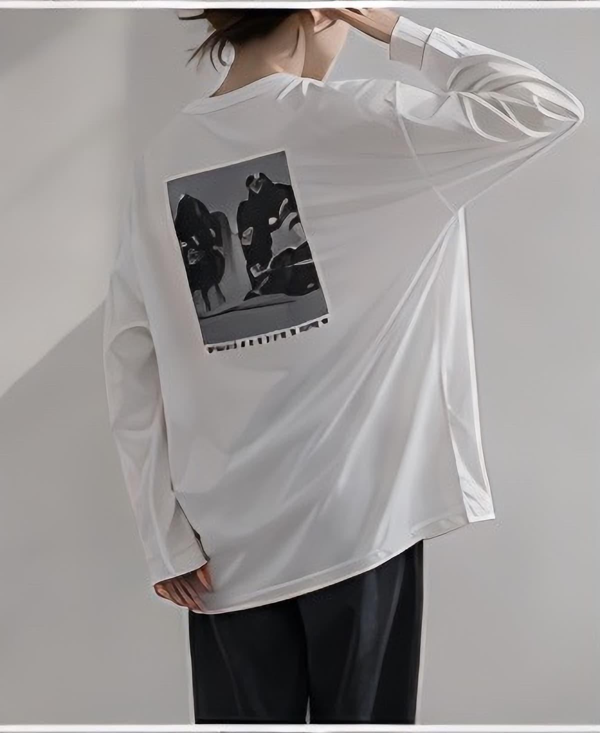 バックプリントロングTシャツ